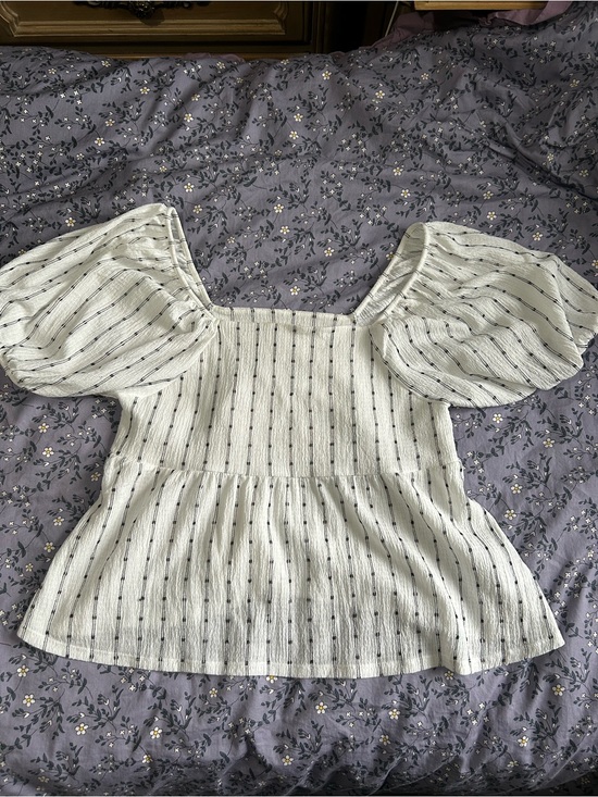 Madewell Tops - Madewell White Stripe Puff Sleeve Smocked Top